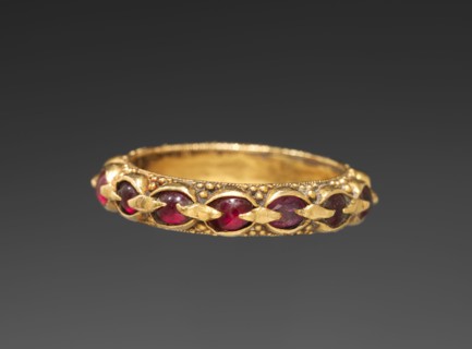 Ring, 1800s. Cambodia, 19th century. Gold with rubies; diameter: 2.6 cm (1 in.).