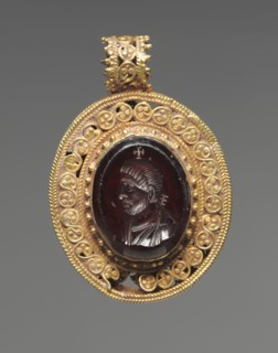 Pendant with Portrait Intaglio, 500s. Byzantium, early Byzantine period, 6th century. Garnet with