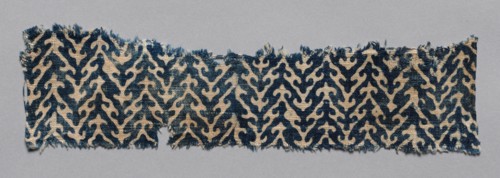 Fragment, 1100s - 1300s. India, 12th-14th century. Plain cloth, resist dyed; cotton; overall: 6.4 x