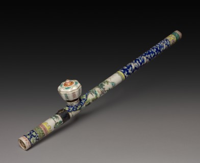 Pipe, 1644-1912. China, Qing dynasty (1644-1911). Famille verte porcelain with blue overglaze