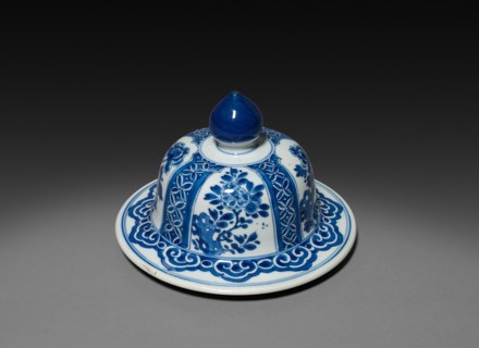 Vase with Cover (lid), 1662-1722. China, Jiangxi province, Jingdezhen kilns, Qing dynasty