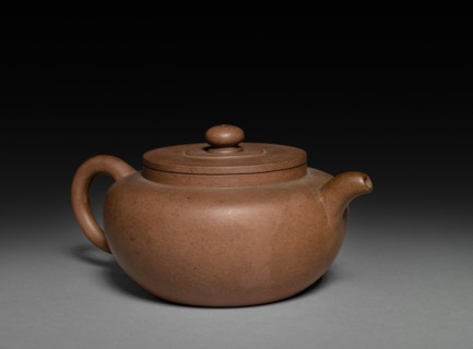 Teapot: Yixing ware, 1644-1911. China, Qing dynasty (1644-1911). Stoneware; diameter: 12.8 cm (5