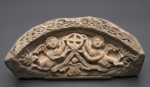 Lunette with Two Angels Supporting a Pendant Cross, 400s. Egypt, 5th century, Coptic period.