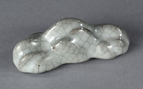 Brush Rest:  Guan ware, 1127-1279. China, Southern Song dynasty (1127-1279). Glazed stoneware;