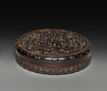 Fragrance Box, 1700s. China, Qing dynasty (1644-1911). Tortoiseshell; diameter: 8.6 cm (3 3/8 in.).