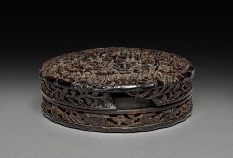 Fragrance Box, 1700s. China, Qing dynasty (1644-1911). Tortoiseshell; diameter: 8.6 cm (3 3/8 in.).