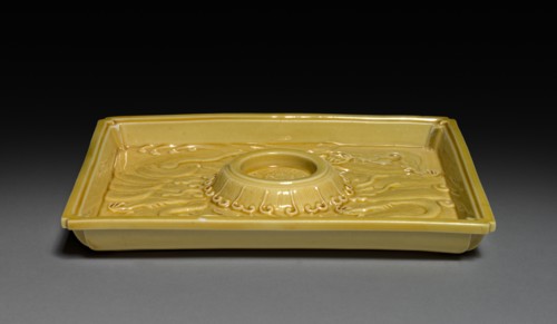 Cup Stand with Dragons in Waves, 1662-1722. China, Jiangxi province, Jingdezhen kilns, Qing dynasty