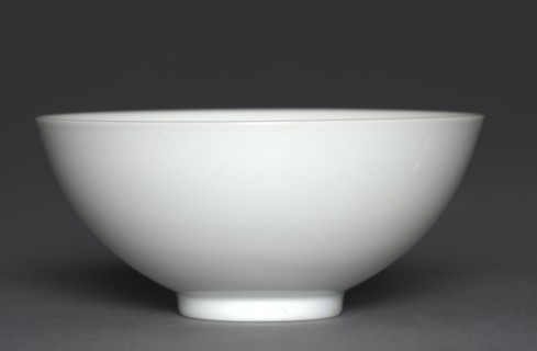 Bowl with Orchids, 1736-1795. China, Jiangxi province, Jingdezhen kilns, Qing dynasty (1644-1911),