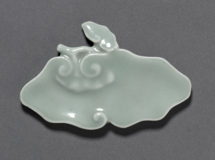 Brushrest (?) in Form of Lingzhi Fungus, 1736-1795. China, Jiangxi province, Jingdezhen kilns, Qing