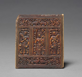 Comb with Devi and Attendants, 1600s-1700s. Ceylon, 17th-18th century. Ivory; overall: 10.6 x 9.3