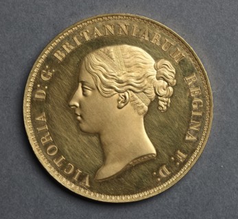 Five Pounds (obverse), 1839. William Wyon (British). Gold