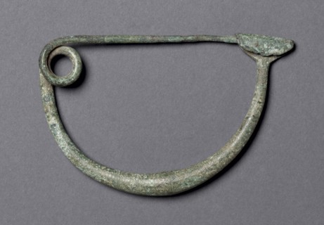 Boat-Shaped Fibula, 900-800 BC. Italy. Bronze; overall: 9.5 cm (3 3/4 in.).