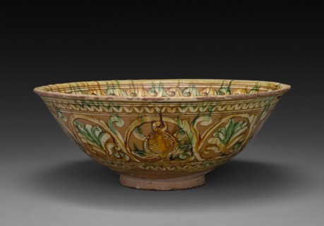 Bowl, early 1500s. Italy, early 16th century. Reddish earthenware, incised slipware; diameter: 41