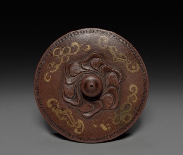 Teapot with Gold Leaf Landscape and Imperial Poem (lid), 1762-95. China, Qing Dynasty (1644-1911),