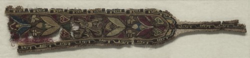 Fragment of a Clavus, 700s. Egypt, Abbasid period (?), 8th century. Tapestry; linen and wool;