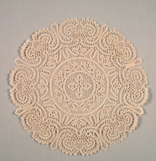 Lace, 19th century. Italy, Abruzzi, Pescocostanzo, l'Aquila, 19th century. Bobbin lace with