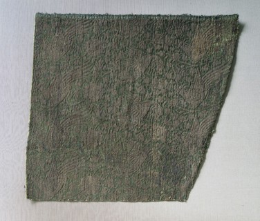 Lampas with phoenixes amid undulating vines, late 1200s-1300s. Eastern Iran, Ilkhanid period.