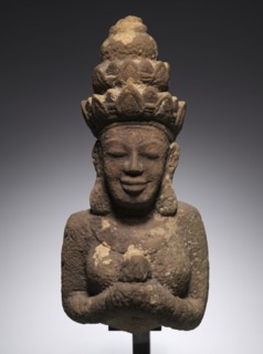 Apsara Bracket, 900s. Vietnam (Champa). Sandstone; overall: 55.9 x 53.3 cm (22 x 21 in.).