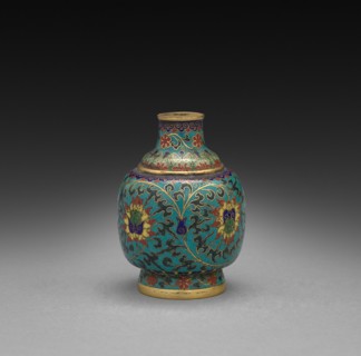 Snuff Bottle with Floral Scrolls, 1736-1795. China, Qing dynasty (1644-1912), Qianlong mark and