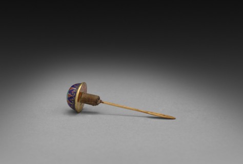 Snuff Bottle with Floral Scrolls (stopper), 1736-1795. China, Qing dynasty (1644-1912), Qianlong