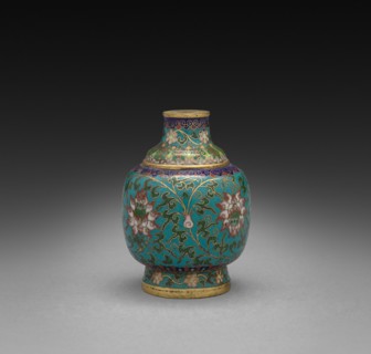 Snuff Bottle with Floral Scrolls, 1736-1795. China, Qing dynasty (1644-1912), Qianlong mark and