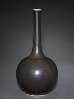 Globular Vase, 1644-1912. China, Qing dynasty (1644-1911). Glazed porcelain; overall: 44.5 x 23 cm