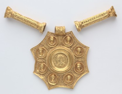 Octagonal Pendant with Corinthian Column Spacers and Clasp Set, 324-326. Byzantium, Late Roman,