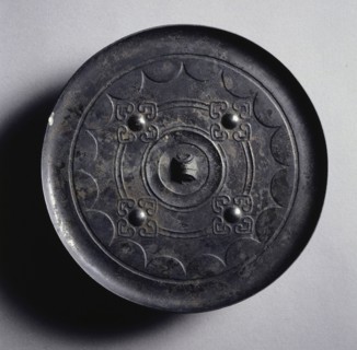 Mirror with Quatrefoils and Linked Arcs, 2nd century BC. China, Western Han dynasty (202 BC-AD 9).