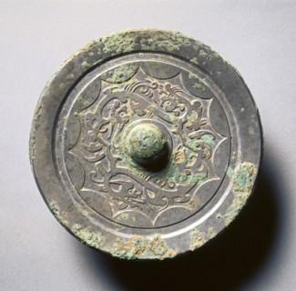 Mirror with Linked Arcs and Kui Dragons, 2nd century. China, Eastern Han dynasty (25-220). Bronze;