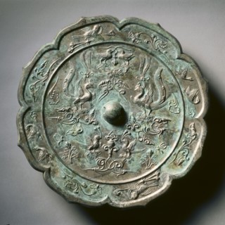 Octafoil Mirror with Paired Phoenixes, Birds, and Flowers, late 700s. China, Tang dynasty (618-907)