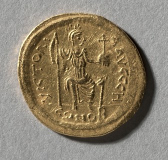 Solidus of Justin II, 565-578. Byzantine, 6th century. Gold; diameter: 2 cm (13/16 in.)