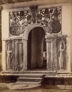 Entrance to the Nata Dewale Grounds, Kandy, c. 1880. Scowen & Co. (British, active Ceylon,