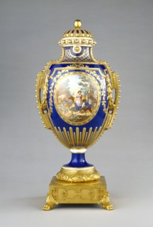 Lidded Vase, Vàse a Panneaux, Sèvres Manufactory, French, 1756 - present, Sèvres, France; about 1766 - 1770; Soft-paste