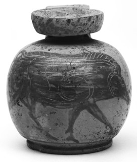 Etrusco-Corinthian Aryballos; Etruria; 6th century B.C; Terracotta; 7.1 cm, 2 13,16 in