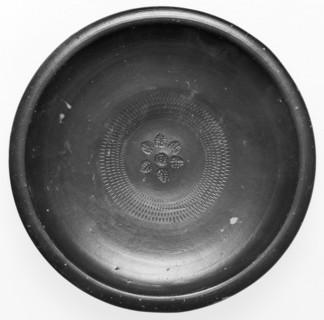 Campanian Black Dish; Campania, South Italy, Europe; 323 - 31 B.C; Terracotta; 3.1 x 15.5 cm, 1 1,4 x 6 1,8 in