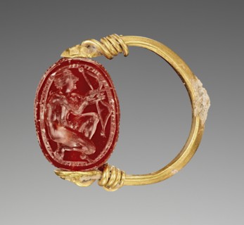 Gem Engraved with an Archer, Possibly Odysseus; Etruria; 425–400 B.C; Carnelian and gold; 0.7 × 1.5 × 1.1 cm