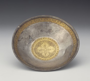 Bowl with Leaf Calyx Medallion; 1st century B.C; Silver with gilding; 4.4 × 19.7 cm, 0.2406 kg, 1 3,4 × 7 3,4 in., 1,2 lb