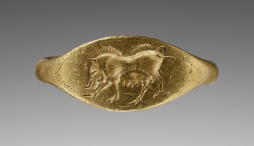 Sow; Etruria, ?, about 500 B.C; Gold; 1.9 × 1 × 0.2 cm, 3,4 × 3,8 × 1,16 in
