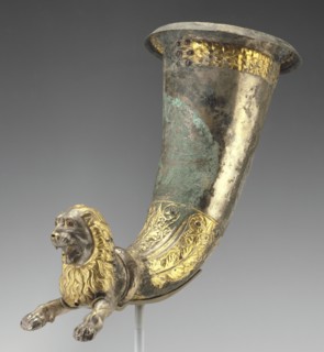 Lion-Shaped Spouted Horn; Eastern Parthian Empire; 1st century B.C; Gilt silver, stone, and garnets; 30.5 × 18.5 × 35.5 cm
