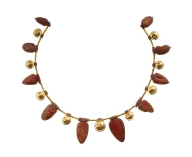 Necklace; Italy; 550 - 400 B.C; Gold and Amber; 39.5 × 4 × 4 cm, 15 9,16 × 1 9,16 × 1 9,16 in