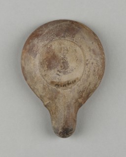 Lamp, Anatolia; 1st - 4th century; Terracotta; 3 x 8 x 11 cm, 1 3,16 x 3 1,8 x 4 5,16 in