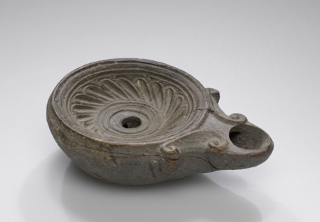 Lamp, Anatolia; 1st - 4th century; Terracotta; 2.2 x 5.8 x 8.3 cm, 7,8 x 2 5,16 x 3 1,4 in