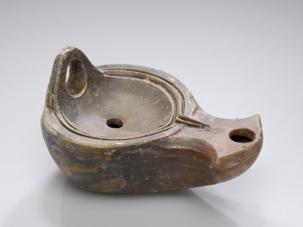 Lamp, Asia Minor; 1st - 4th century; Terracotta; 3 x 6.5 x 8.6 cm, 1 3,16 x 2 9,16 x 3 3,8 in