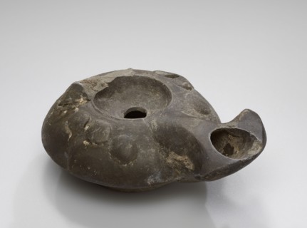 Lamp, Cnidos, ?, 3rd century B.C; Terracotta; 3.2 × 7.2 × 10 cm, 1 1,4 × 2 13,16 × 3 15,16 in