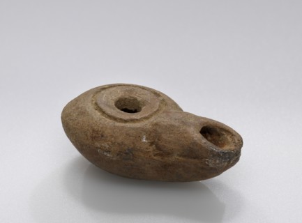 Lamp, South Anatolia, Anatolia; 4th - 3rd century B.C; Terracotta; 1.5 × 2.2 × 3.8 cm, 9,16 × 7,8 × 1 1,2 in