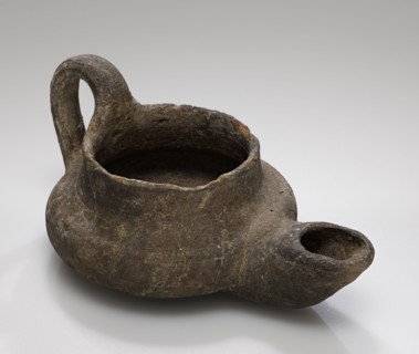 Lamp, Sardinia, South Italy; 5th century B.C; Terracotta; 5 x 8.2 x 13.6 cm, 1 15,16 x 3 1,4 x 5 3,8 in