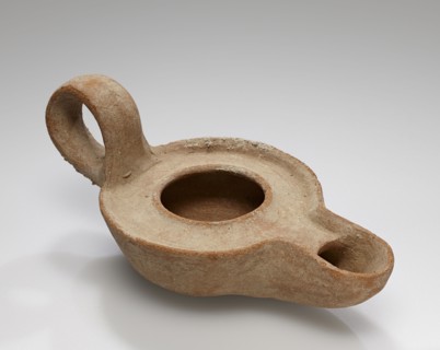 Lamp, Sicily, Italy; 5th - 4th century B.C; Terracotta; 3 x 7.5 x 13.5 cm, 1 3,16 x 2 15,16 x 5 5,16 in