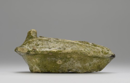 Lamp, Syria; 5th - 6th century; Terracotta with green glaze; 3.2 x 6 x 9.5 cm, 1 1,4 x 2 3,8 x 3 3,4 in