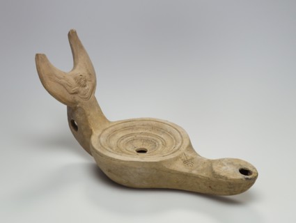 Lamp, Asia Minor; 1st century B.C. - 4th century A.D; Terracotta; 22.5 x 13 x 10 cm, 8 7,8 x 5 1,8 x 3 15,16 in