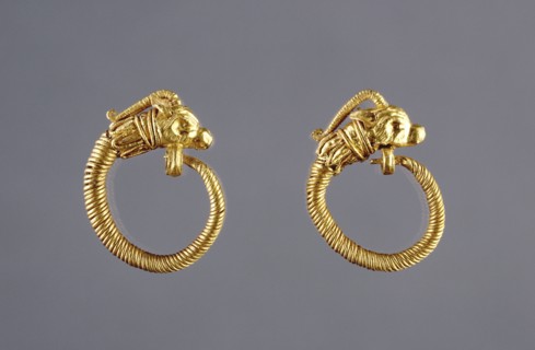 Hoop Earrings with Antelope Head Finials; Alexandria, Egypt; 220 - 100 B.C; Gold; 2.2 cm, 7,8 in